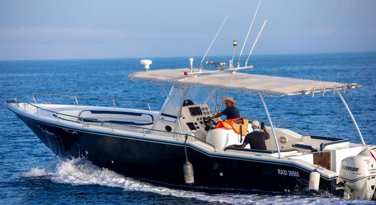 راسي – قارب صيد متعدد الإستخدامات