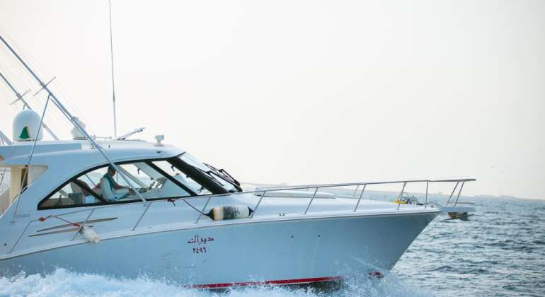 ديراك – قارب صيد متوسط إحترافي